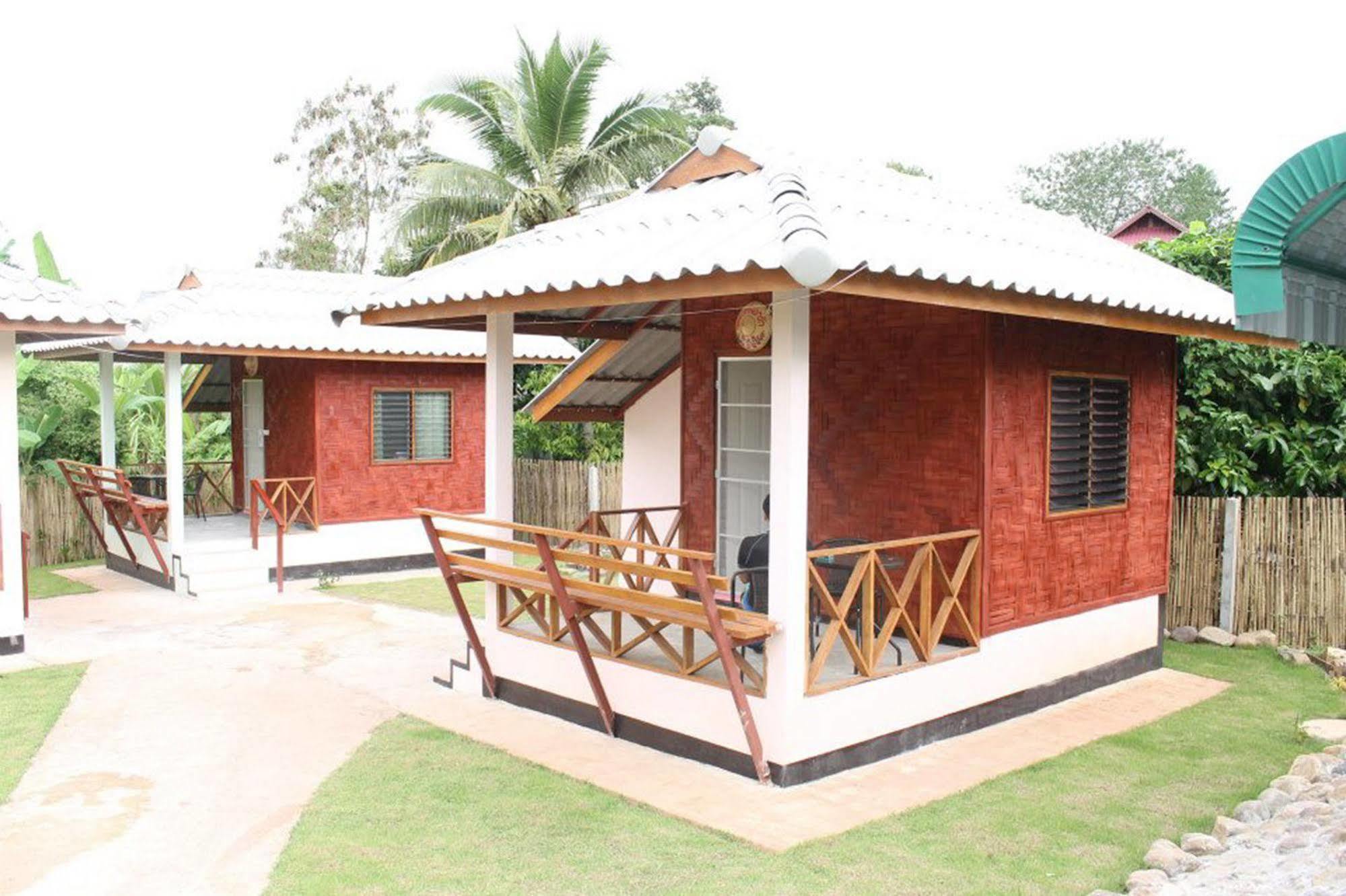 Sarm Mork Guest House Mae Hong Son Dış mekan fotoğraf